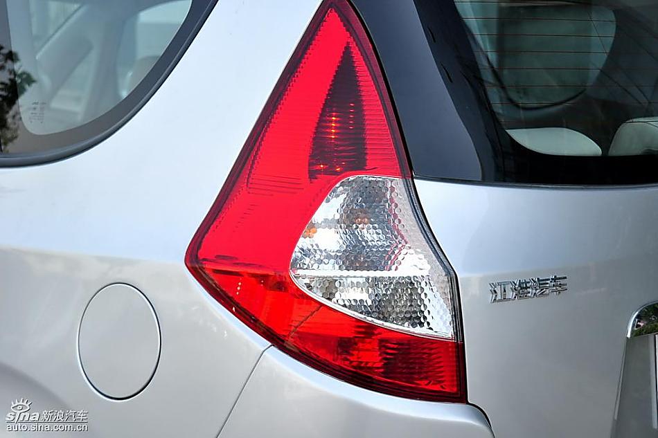 江淮和悦MPV实拍图细节