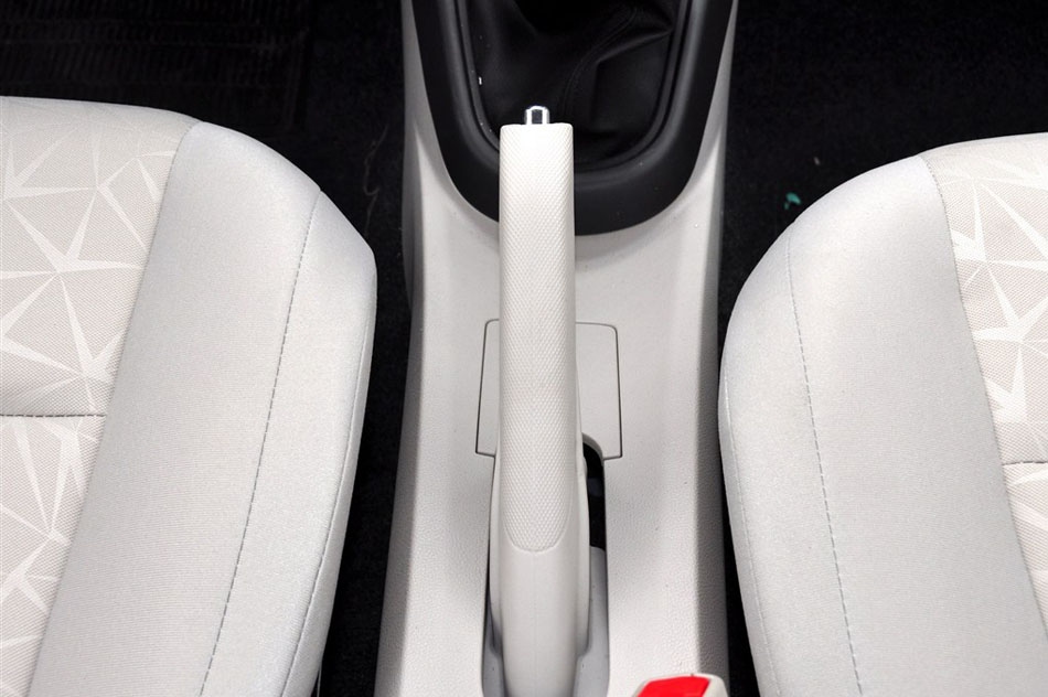 2014款 1.3L 手动豪华型 内饰