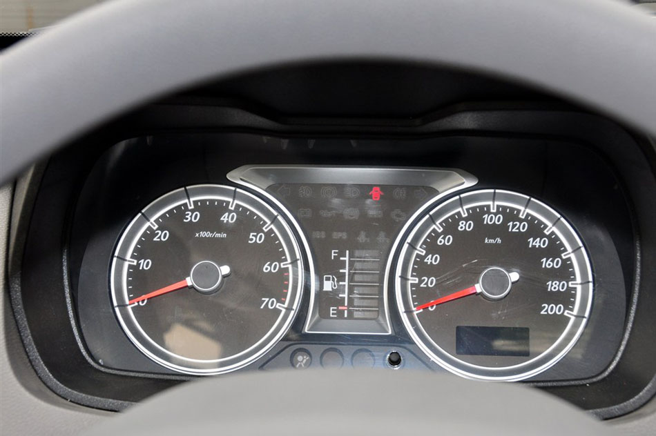 2014款 1.3L 手动豪华型 内饰