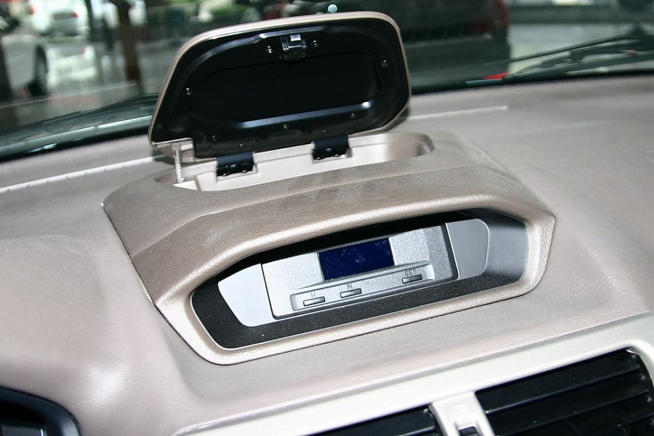 东南汽车菱绅内饰