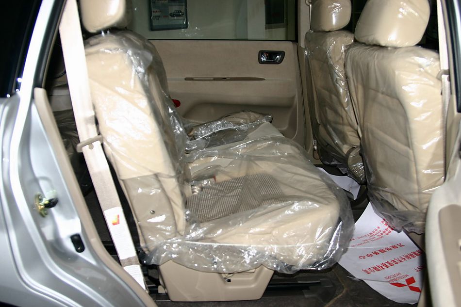 东南汽车菱绅座椅