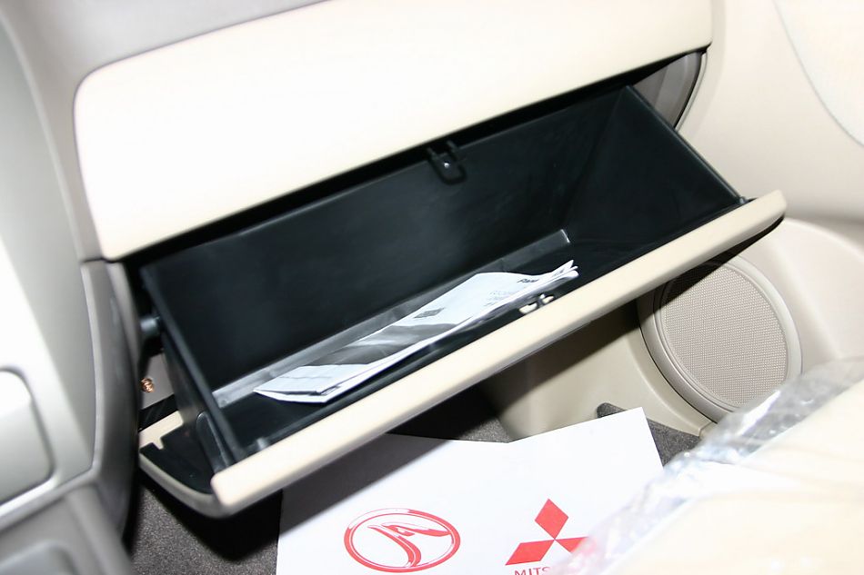 东南汽车菱绅内饰