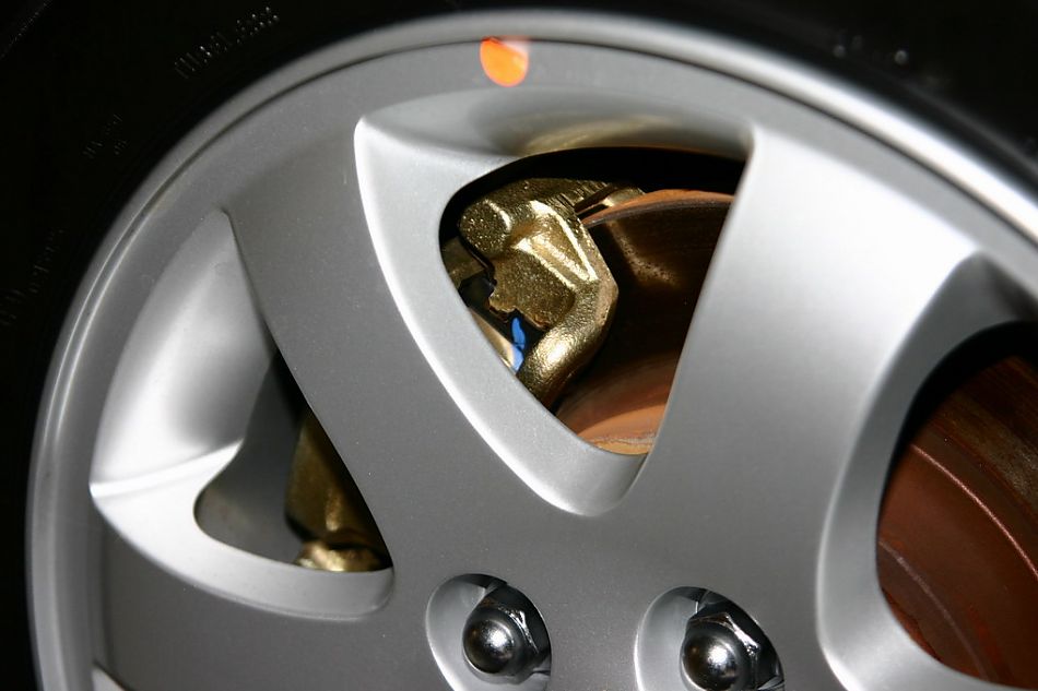 东南汽车菱绅车轮