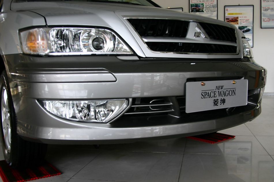 东南汽车菱绅前脸