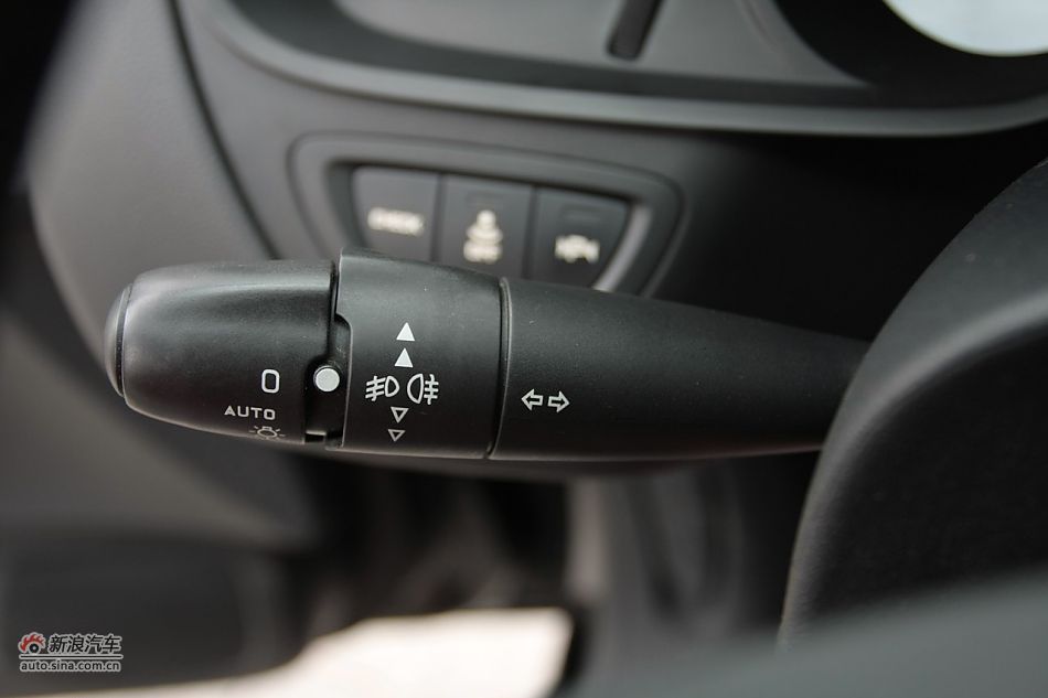 2010款东风雪铁龙C5 2.3L尊贵型