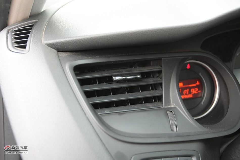 2010款东风雪铁龙C5 2.3L尊贵型