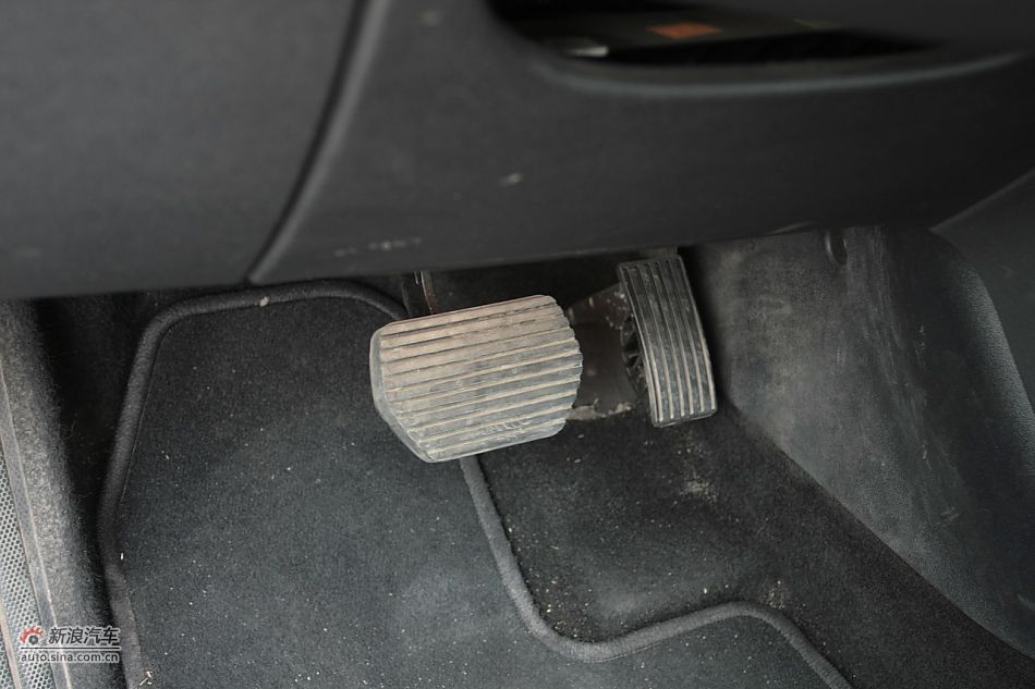 2010款东风雪铁龙C5 2.3L尊贵型