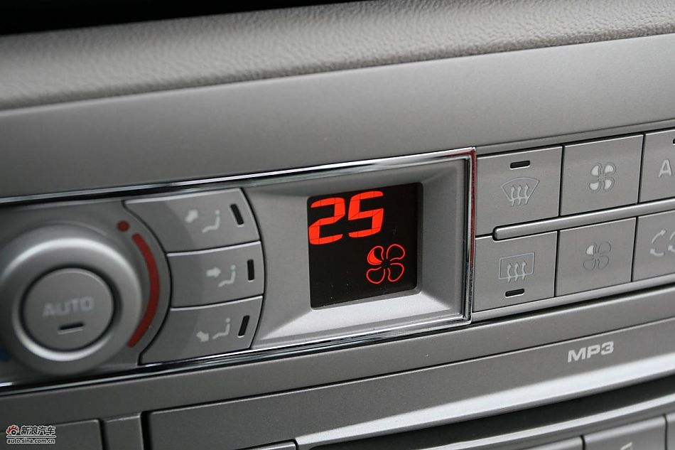 东风雪铁龙C5 2.3L尊雅型