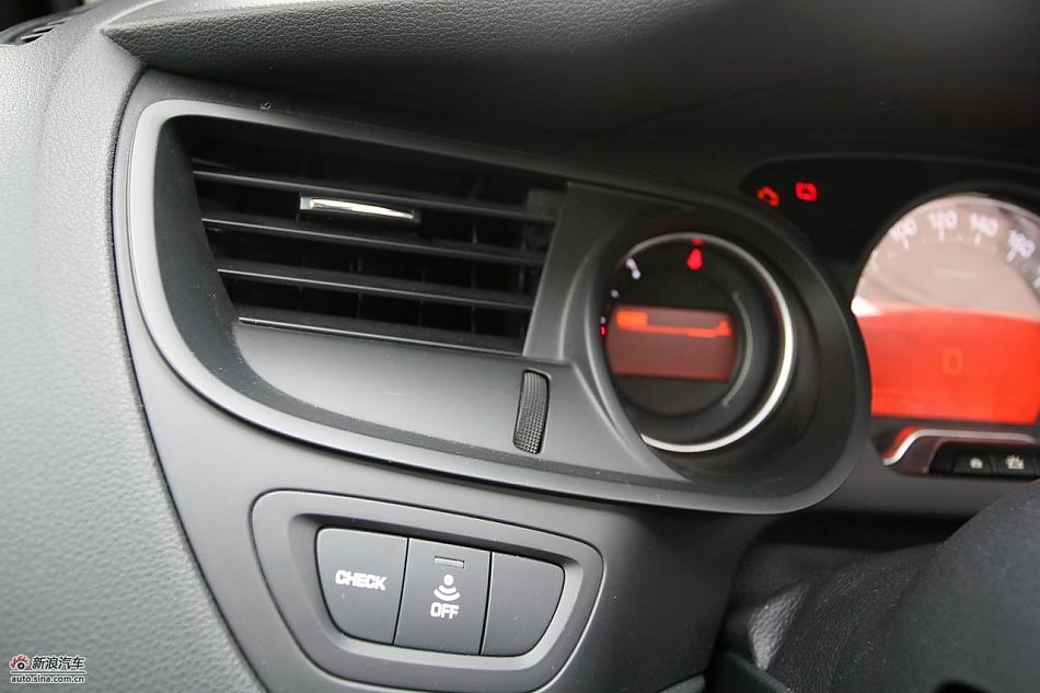 东风雪铁龙C5 2.3L尊雅型