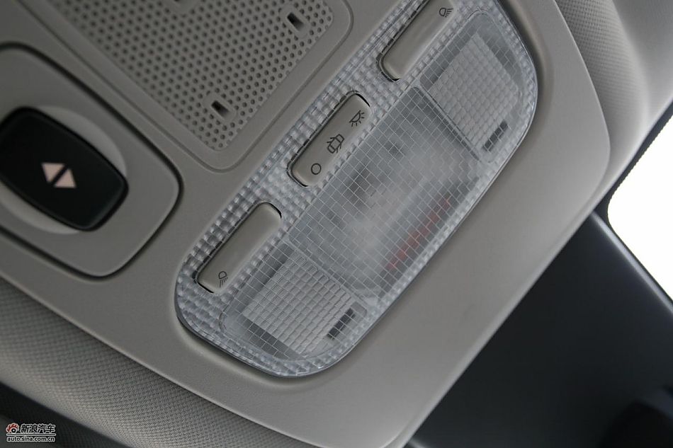 东风雪铁龙C5 2.3L尊雅型