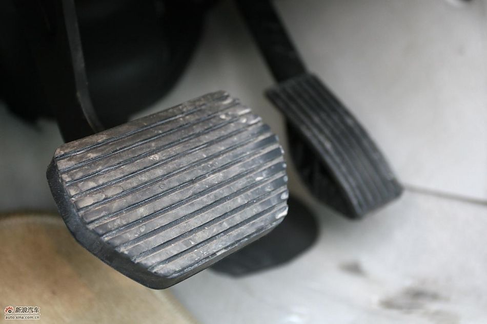 东风雪铁龙C5 2.3L尊雅型