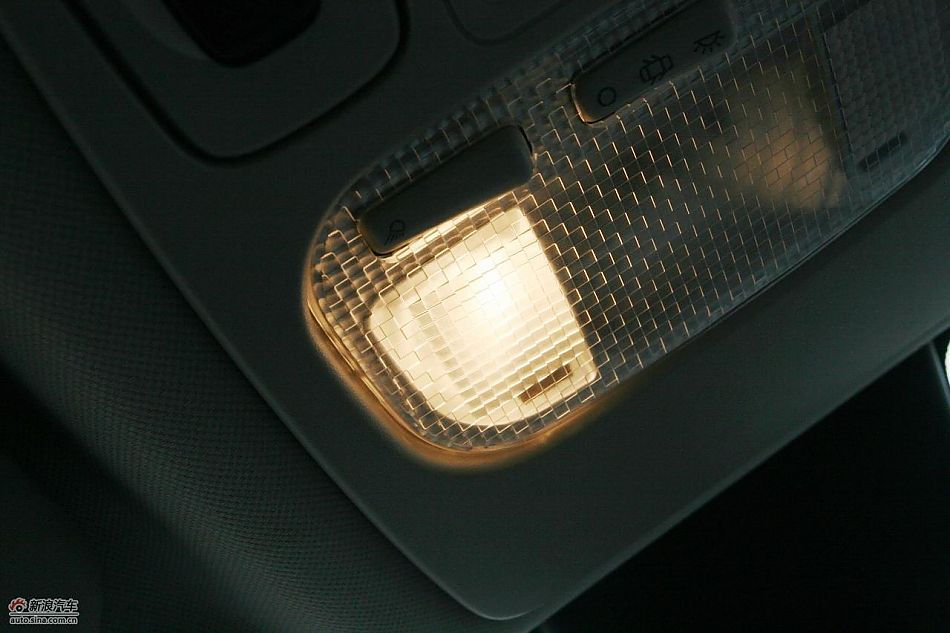 东风雪铁龙C5 2.3L尊雅型