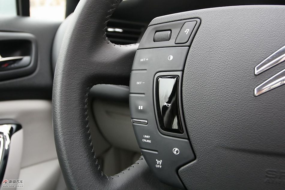 东风雪铁龙C5 2.3L尊雅型