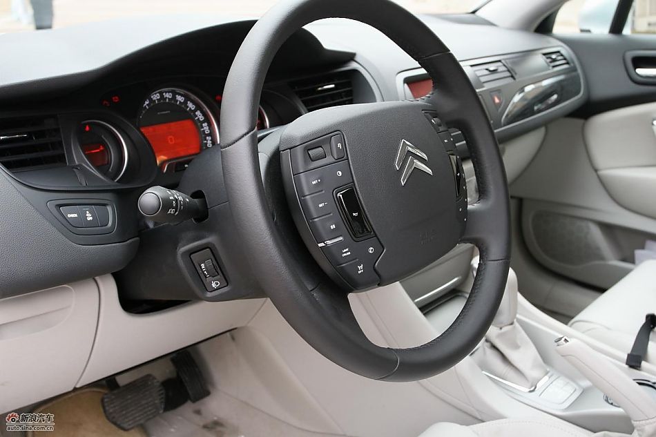 东风雪铁龙C5 2.3L尊雅型