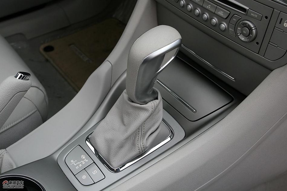 东风雪铁龙C5 2.3L尊雅型