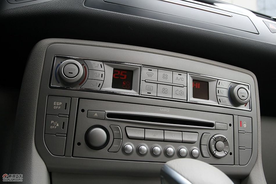 东风雪铁龙C5 2.3L尊雅型