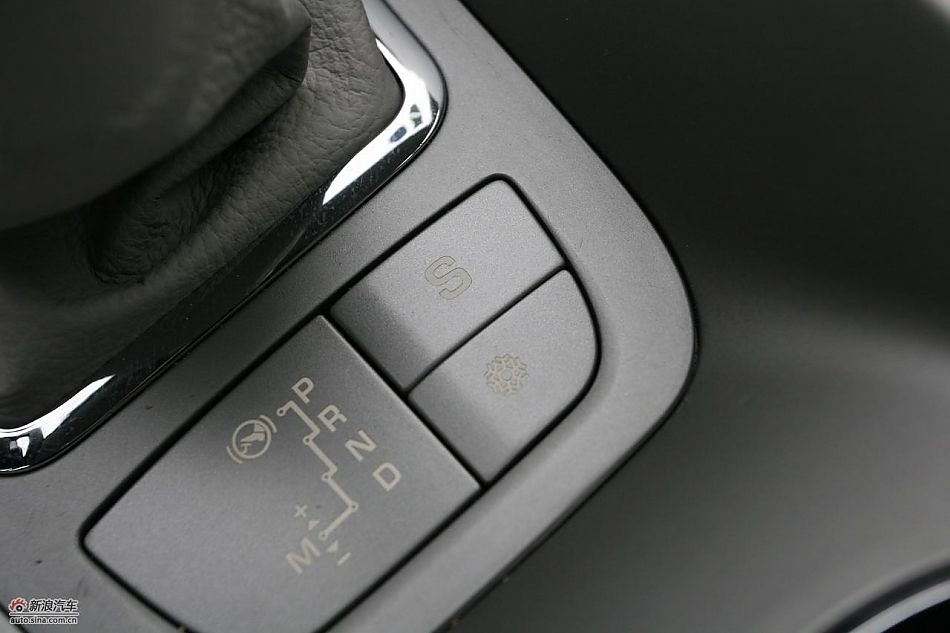 东风雪铁龙C5 2.3L尊雅型