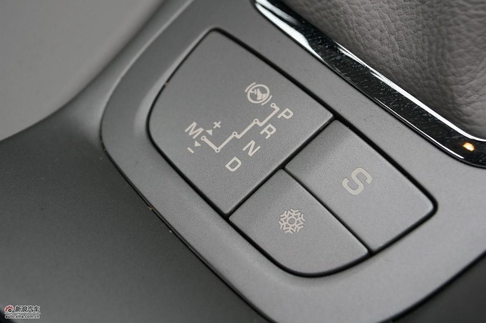 东风雪铁龙C5 2.3L尊雅型