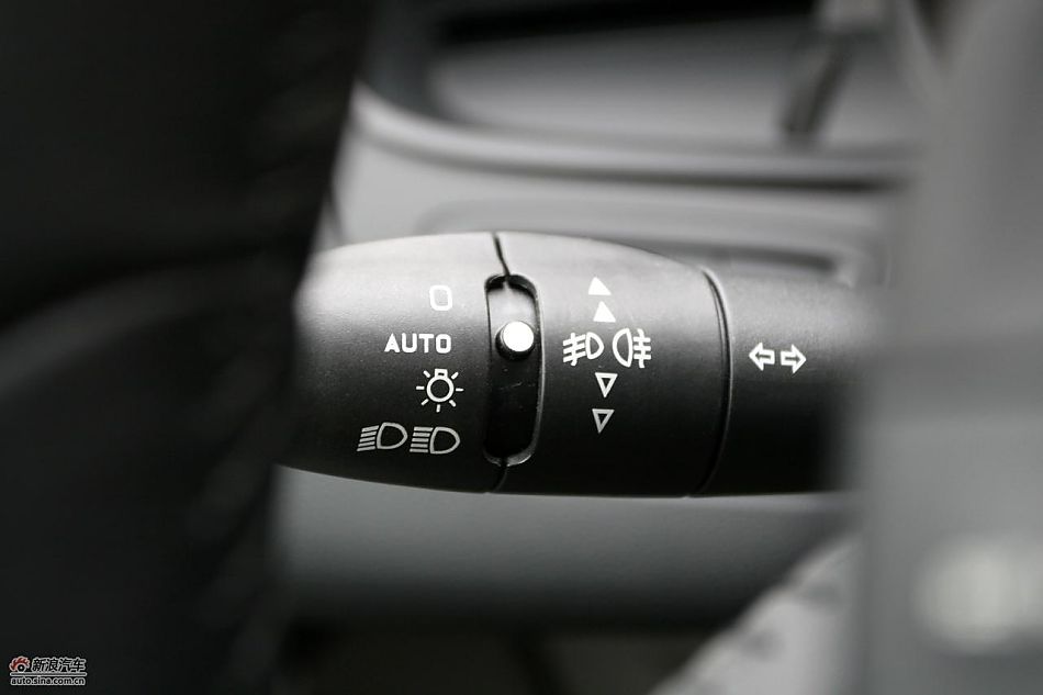 东风雪铁龙C5 2.3L尊雅型