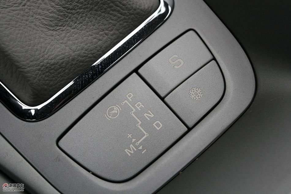 东风雪铁龙C5 2.3L尊雅型