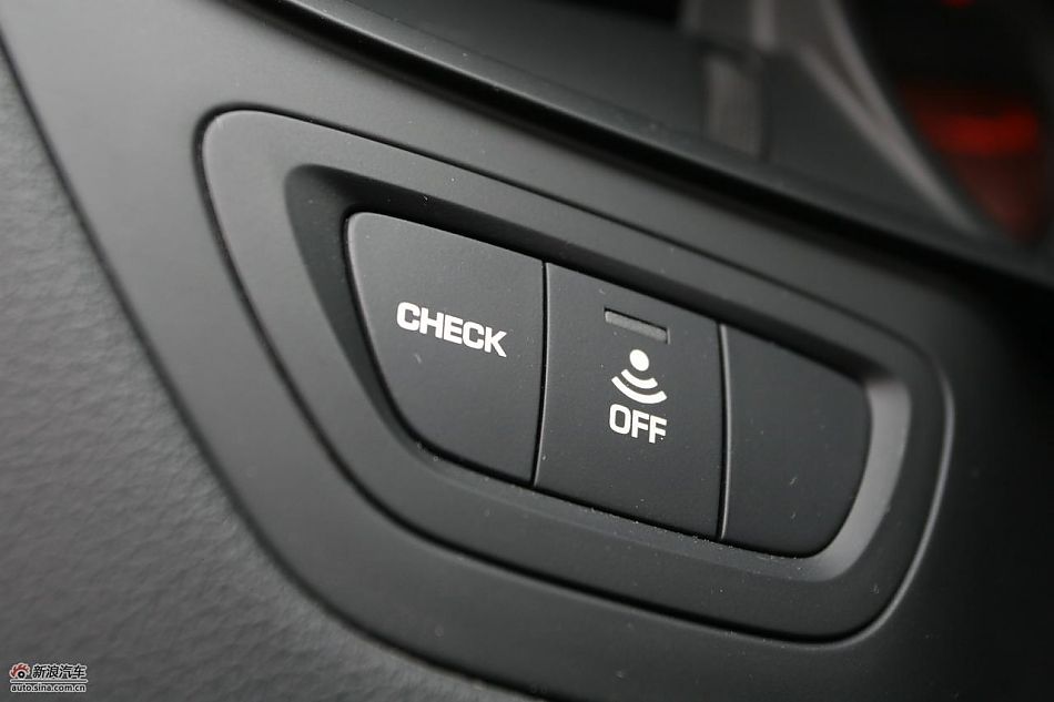 东风雪铁龙C5 2.3L尊雅型