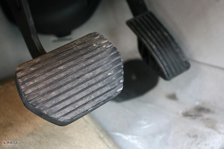 东风雪铁龙C5 2.3L尊雅型