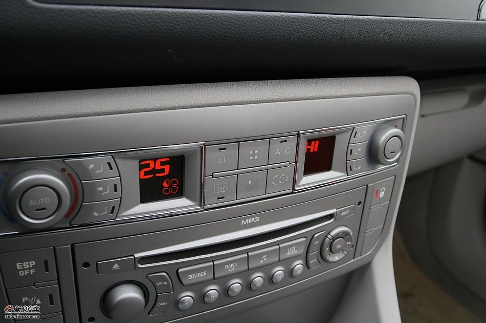 东风雪铁龙C5 2.3L尊雅型