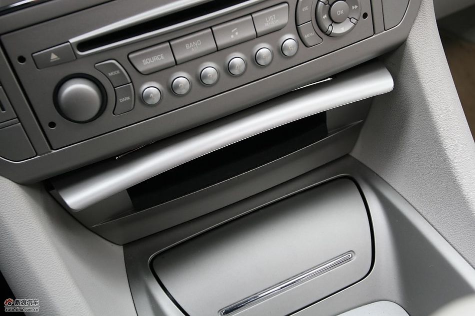 东风雪铁龙C5 2.3L尊雅型