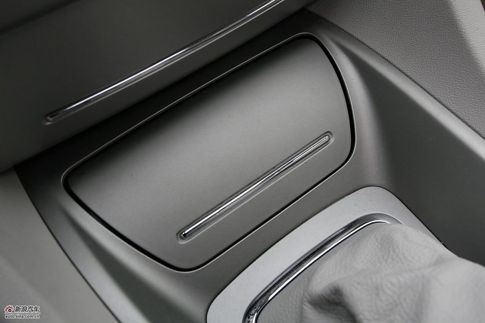 东风雪铁龙C5 2.3L尊雅型