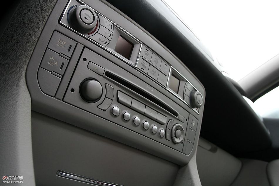 东风雪铁龙C5 2.3L尊雅型