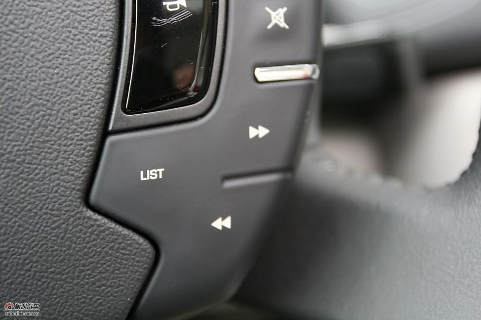 东风雪铁龙C5 2.3L尊雅型