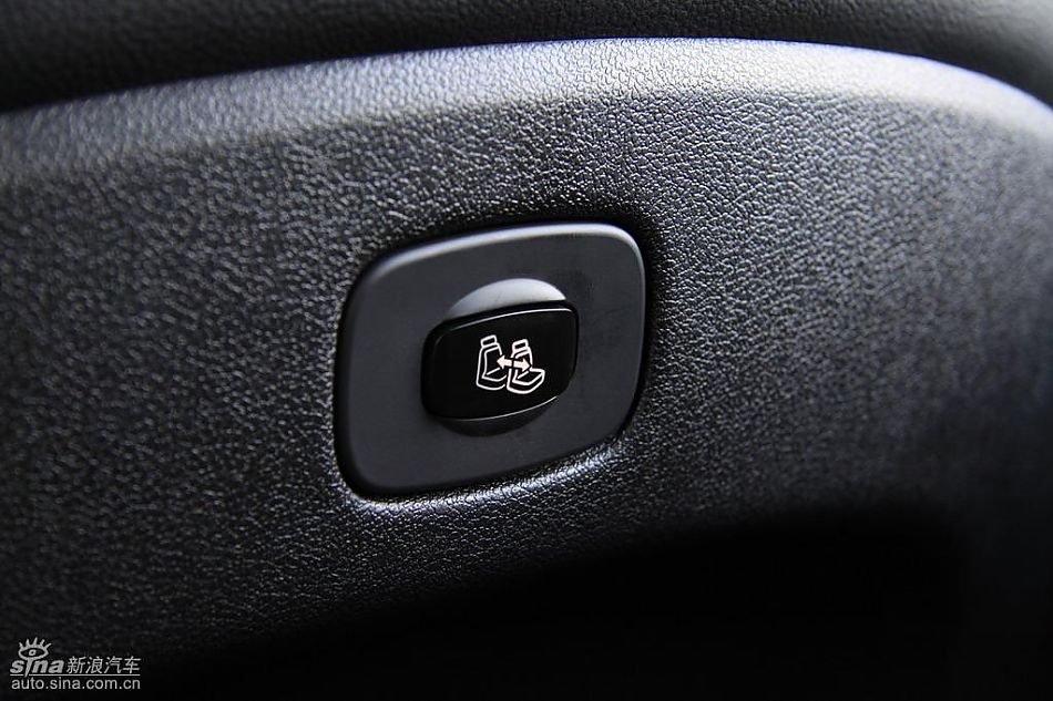 东风雪铁龙C5内饰实拍图