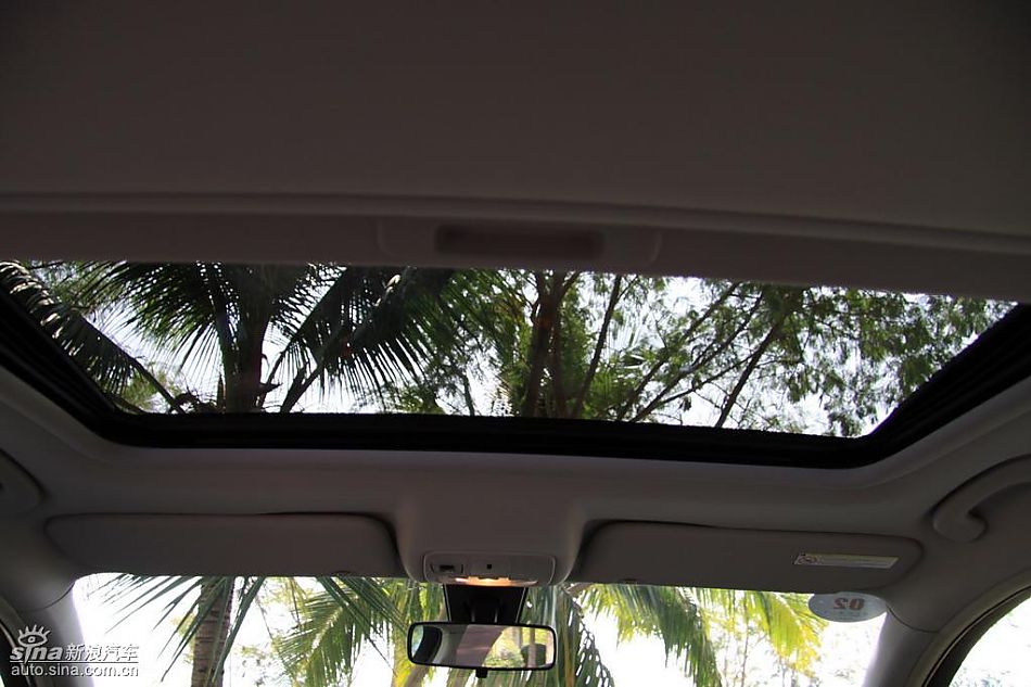 东风雪铁龙C5内饰实拍图