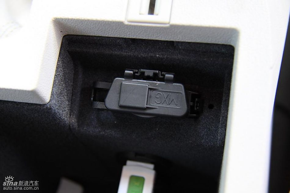 东风雪铁龙C5内饰实拍图