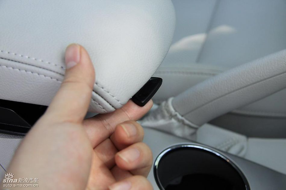 东风雪铁龙C5内饰实拍图