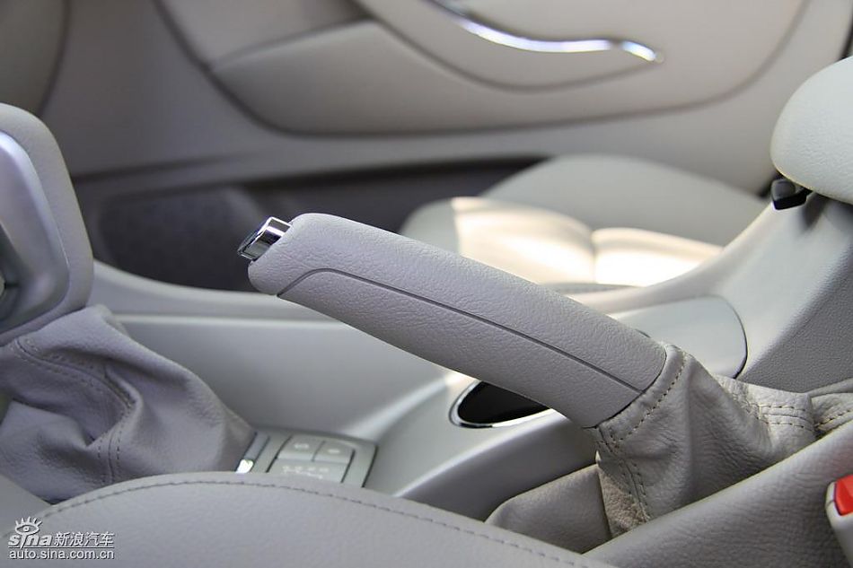 东风雪铁龙C5内饰实拍图