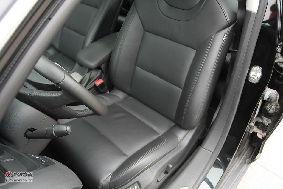 2010款东风雪铁龙C5 2.3L尊贵型