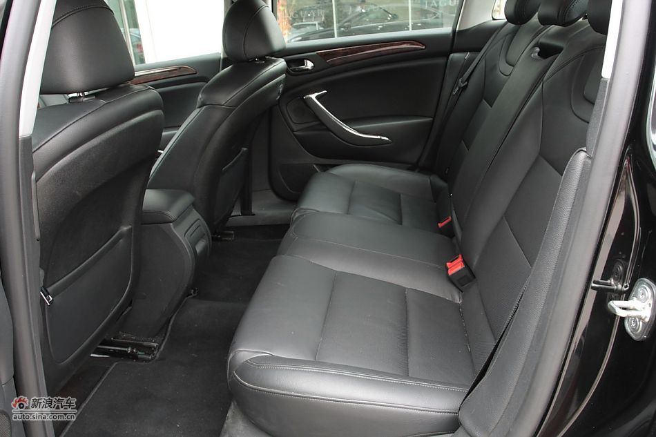 2010款东风雪铁龙C5 2.3L尊贵型