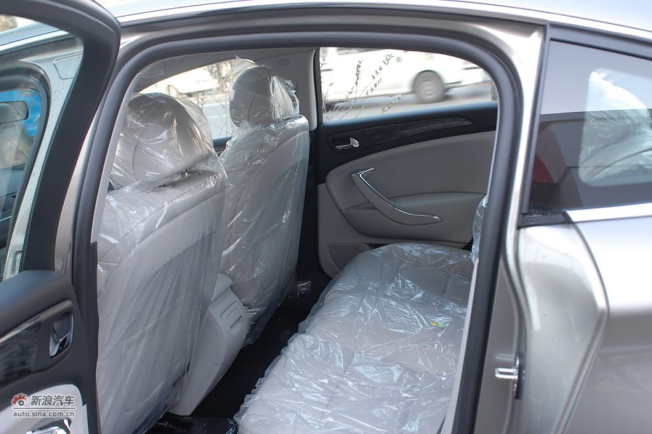 2011款东风雪铁龙C5内饰图片