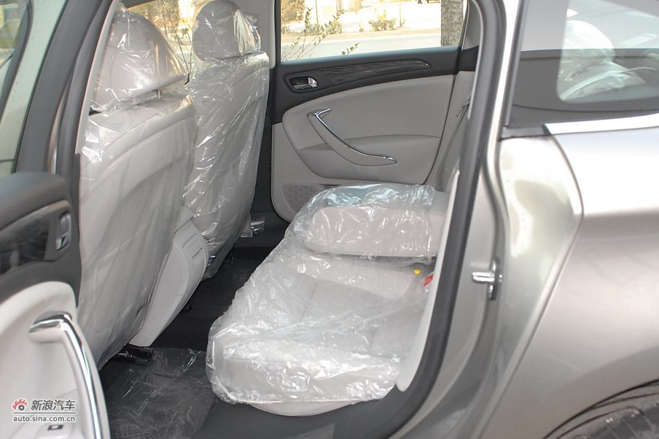 2011款东风雪铁龙C5内饰图片
