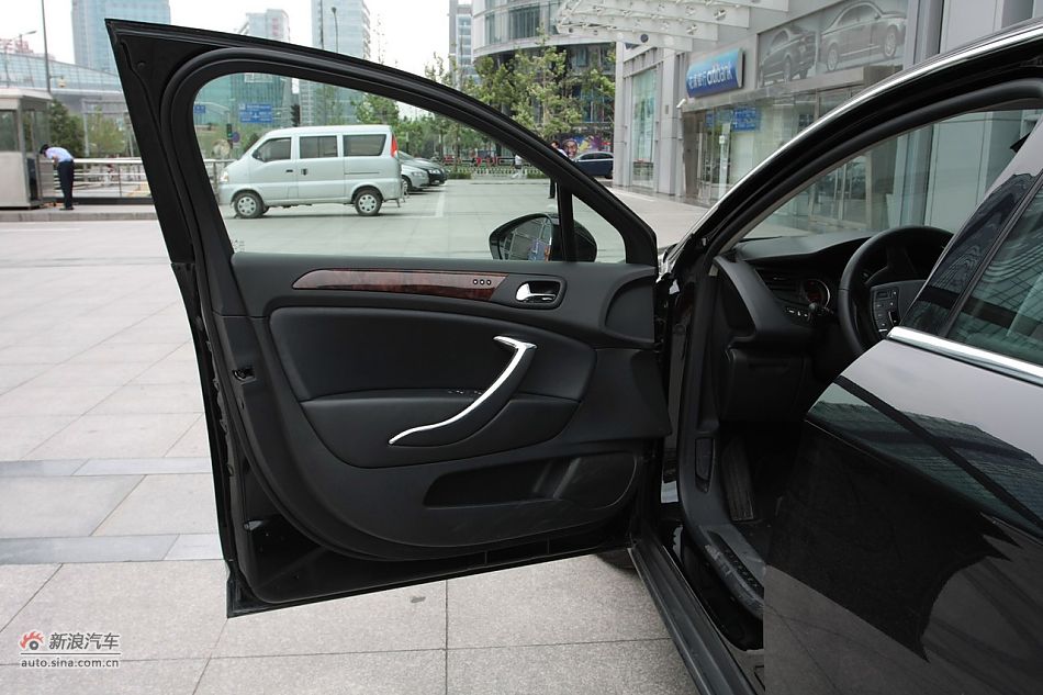 2010款东风雪铁龙C5 2.3L尊贵型