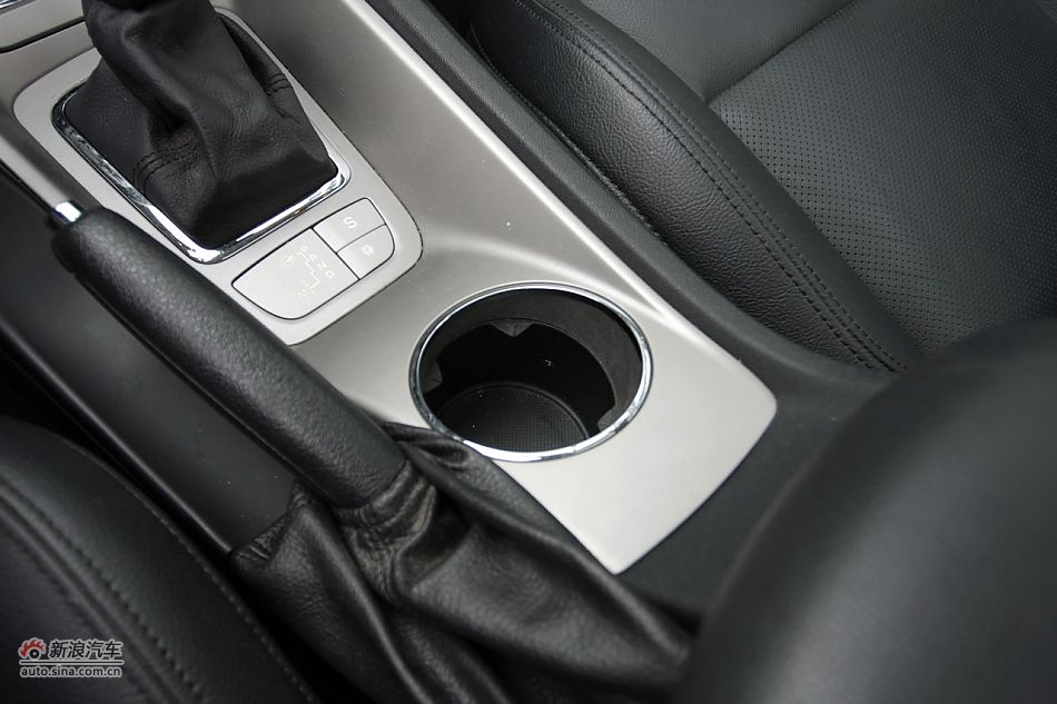 2010款东风雪铁龙C5 2.3L尊贵型