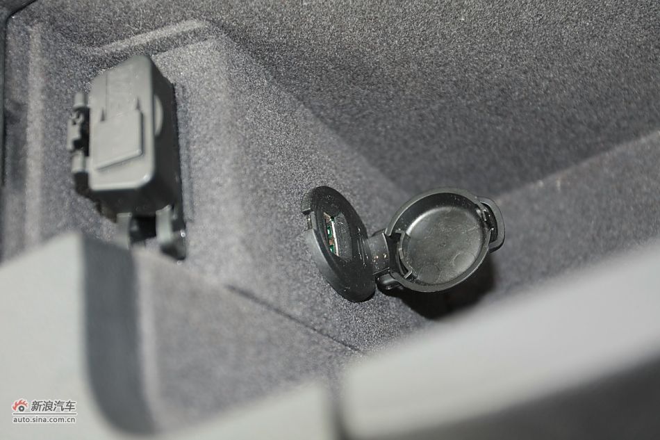 2010款东风雪铁龙C5 2.3L尊贵型