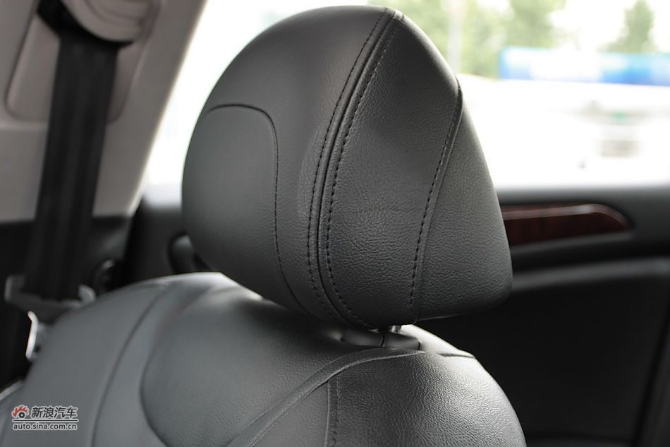 2010款东风雪铁龙C5 2.3L尊贵型