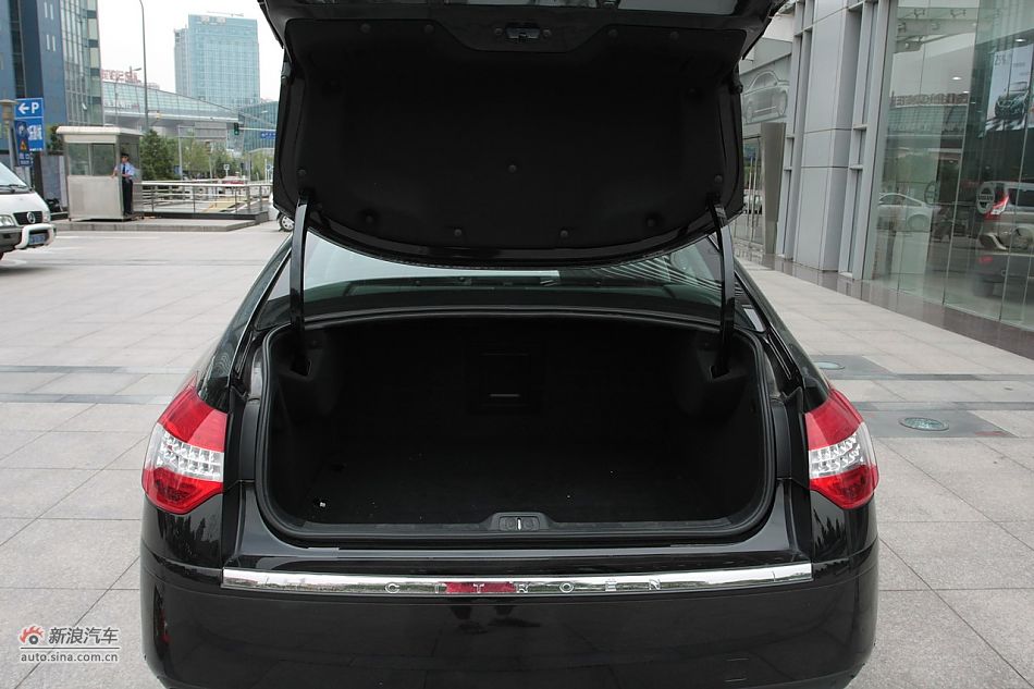 2010款东风雪铁龙C5 2.3L尊贵型