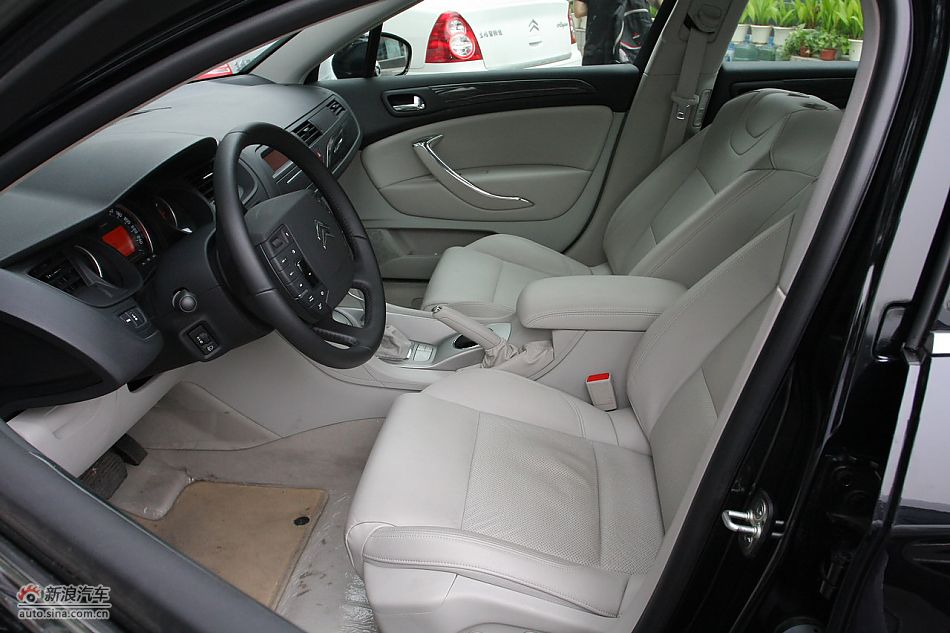 内饰及内部细节