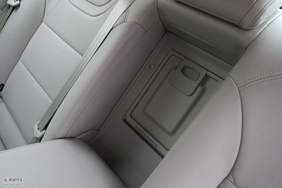 东风雪铁龙C5 2.3L尊雅型