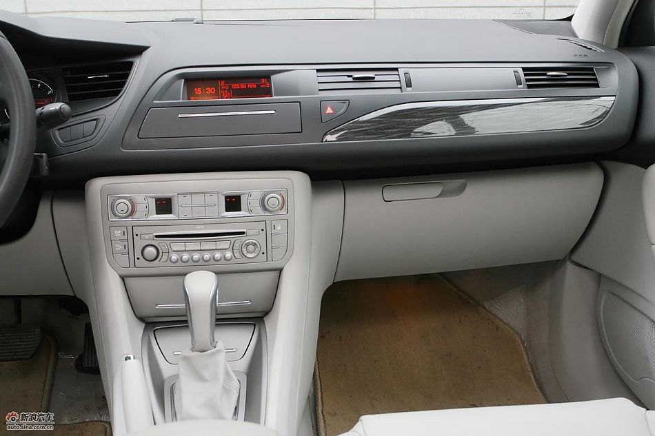 东风雪铁龙C5 2.3L尊雅型