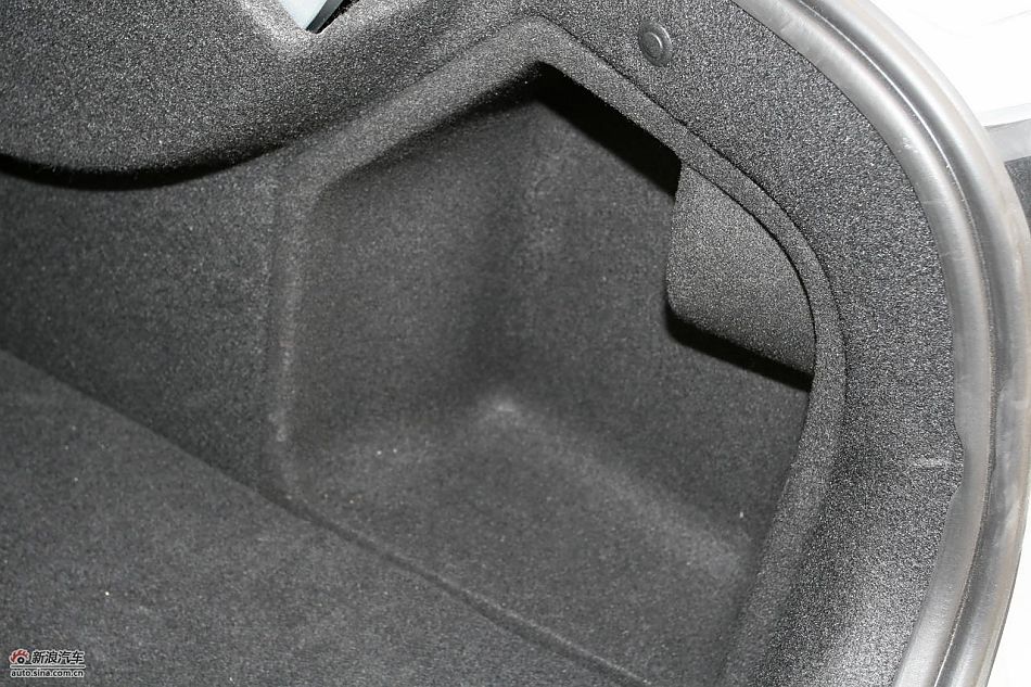 东风雪铁龙C5 2.3L尊雅型