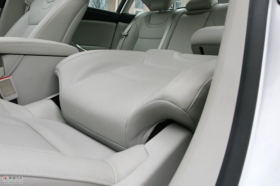 东风雪铁龙C5 2.3L尊雅型